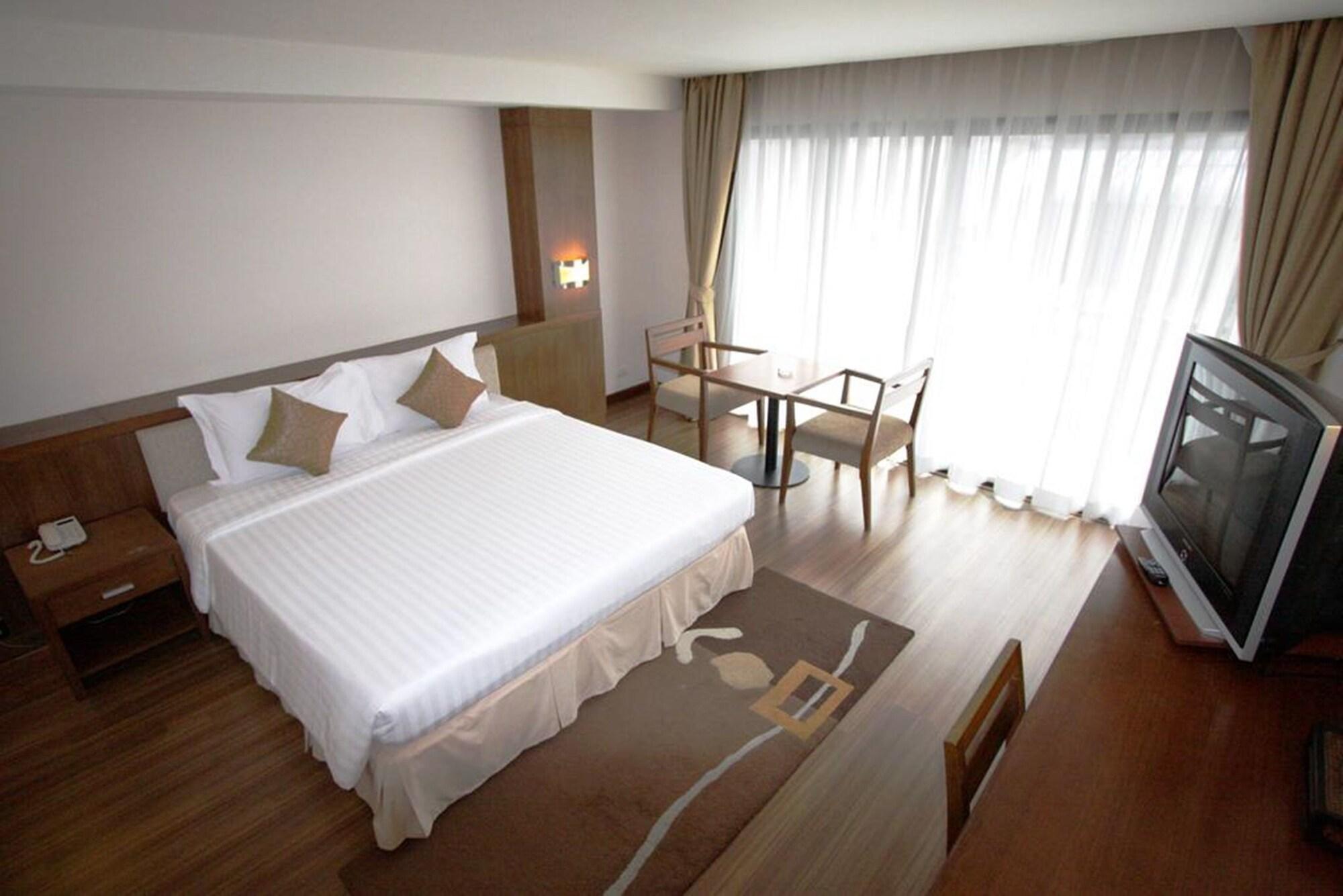 Hiran Residence Patong Exterior foto