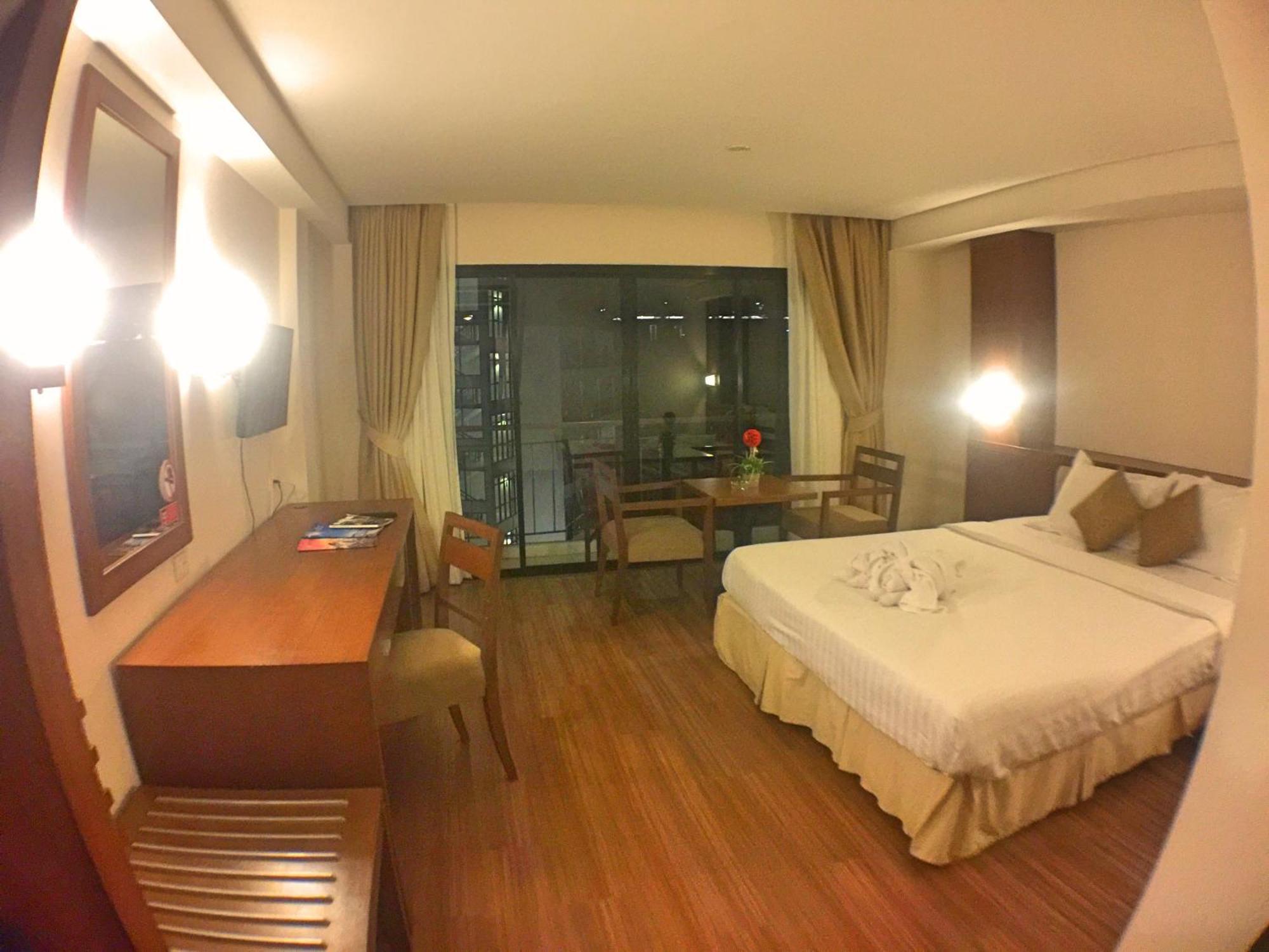 Hiran Residence Patong Exterior foto